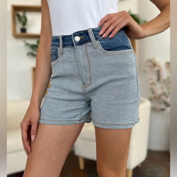 Judy Blue Pants - Judy Blue Color Block Denim Shorts Size M